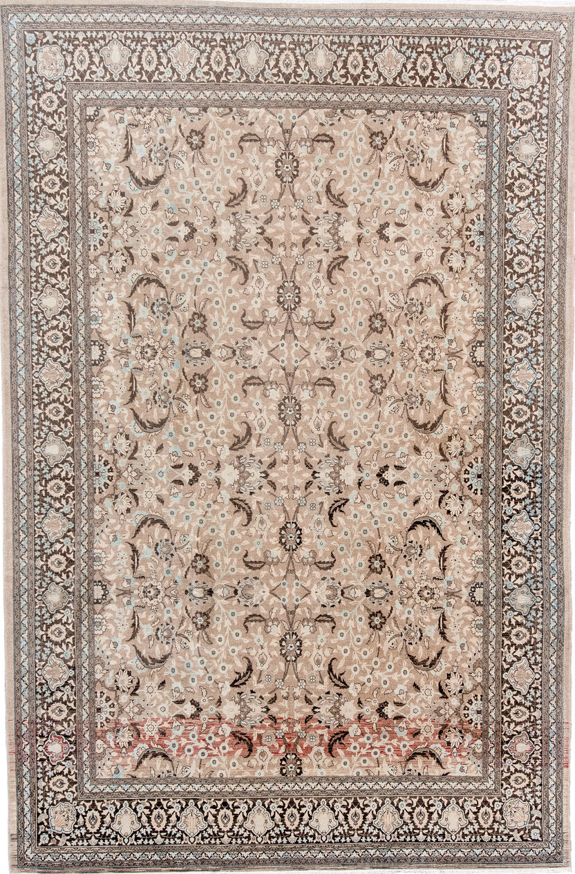 6' x 10' one-of-a-kind handmade vintage Sivas large size rug. Color palette: gray, light gray, off-white, pink, brown, black