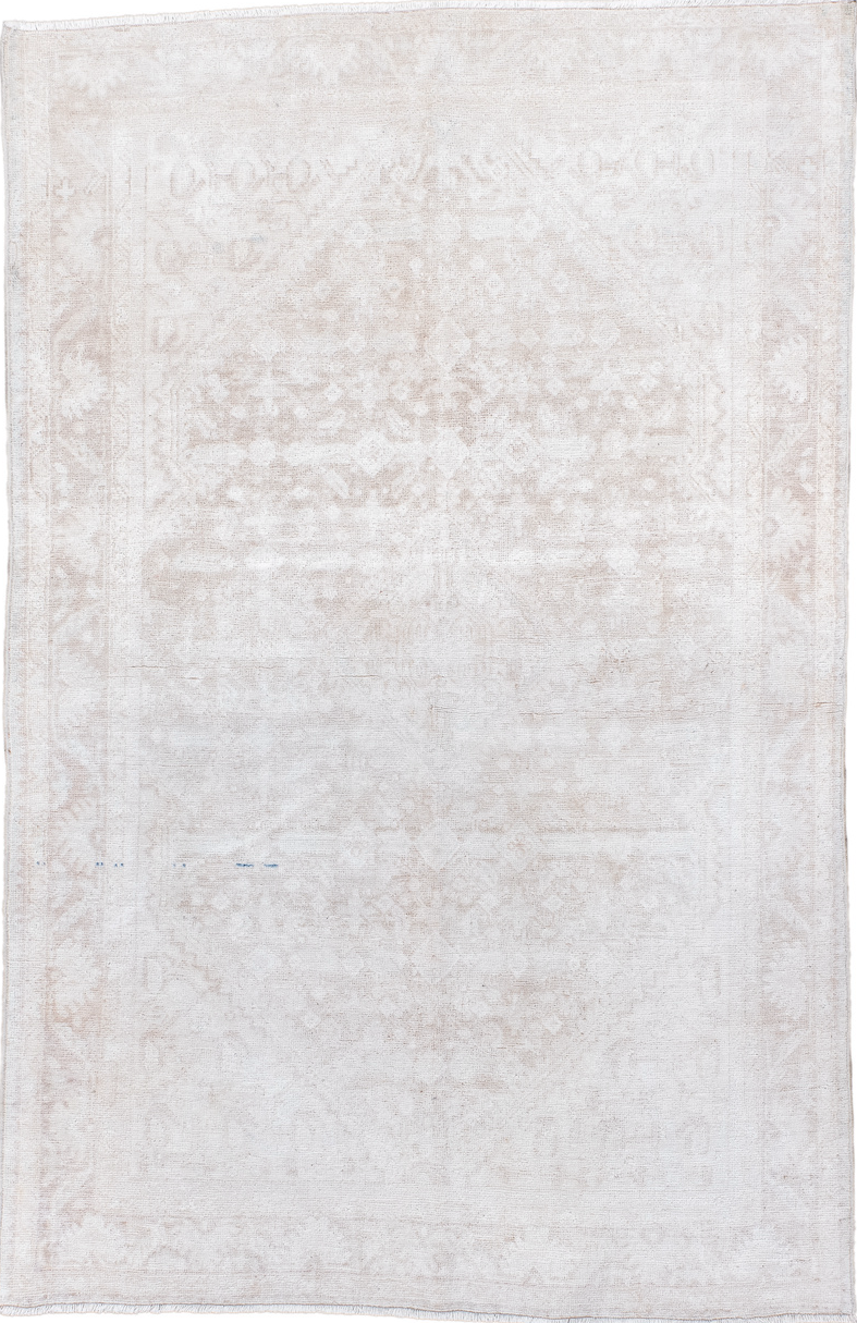 3' x 5' one-of-a-kind handmade vintage Sarouk small size rug. Color palette: dark gray, gainsboro, gray, light gray, linen