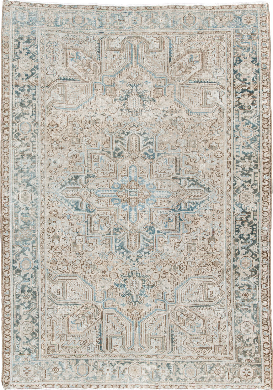 6' x 9' one-of-a-kind handmade vintage Heriz medium size rug. Color palette: gainsboro, gray, light blue, light gray