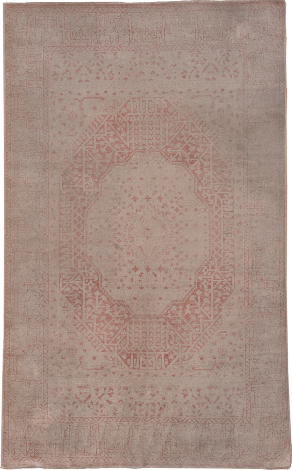 4' x 7' one-of-a-kind handmade vintage Sivas rug. Color palette: gray, pink