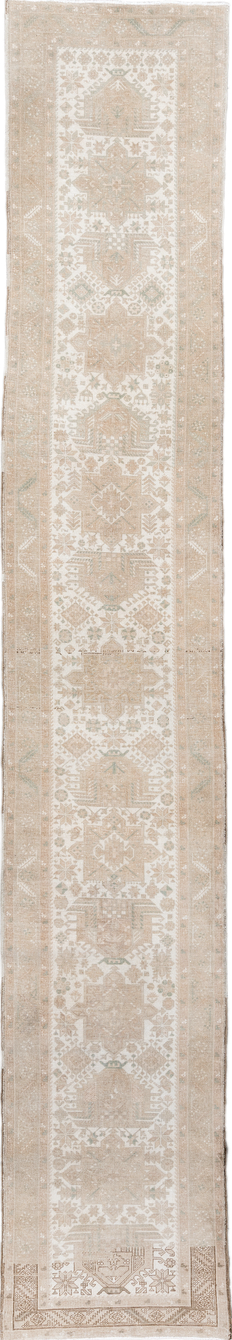 3' x 18' one-of-a-kind handmade vintage Sarab runner rug. Color palette: gainsboro, gray, light gray, linen, off-white, pink