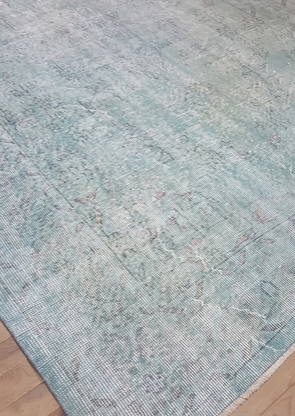 5' x 9' one-of-a-kind handmade vintage Sparta medium size rug. Color palette: dark gray, dim gray, gainsboro, gray