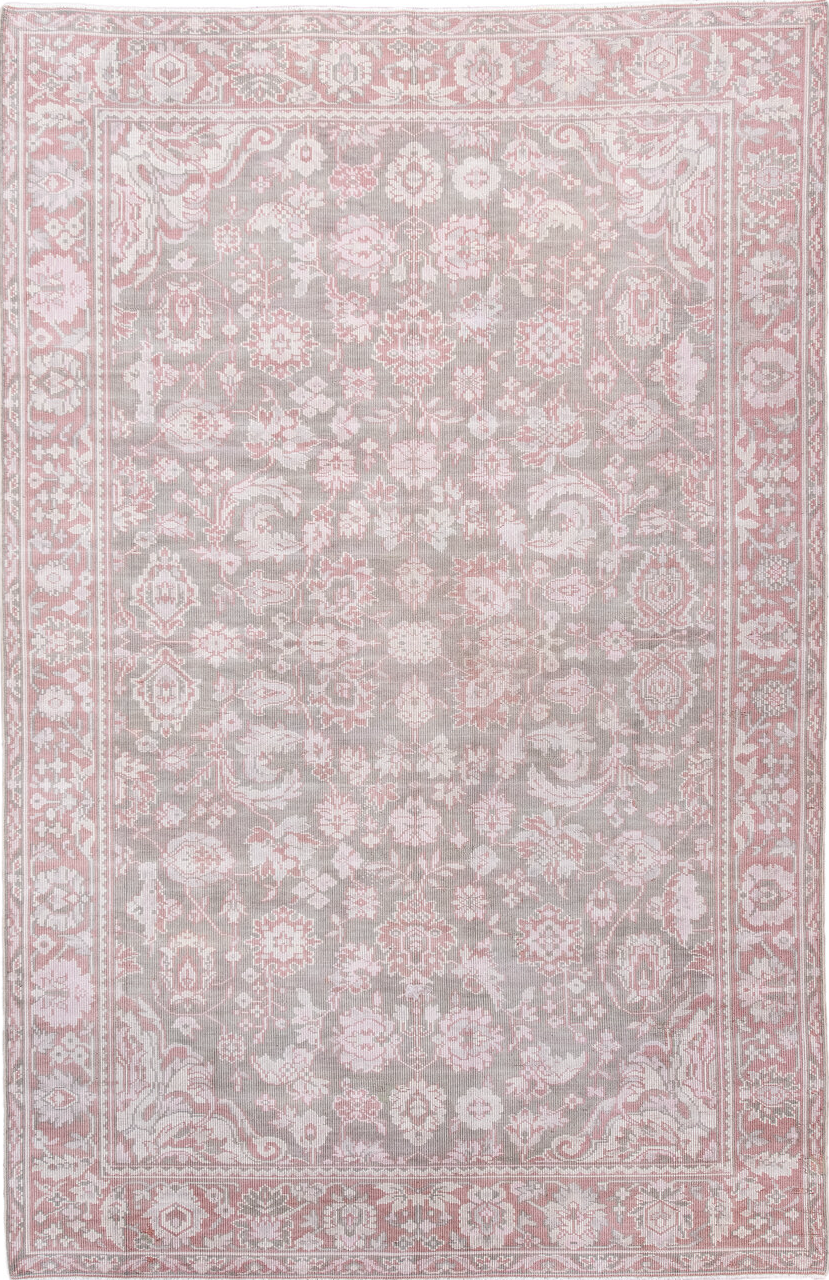 6' x 9' one-of-a-kind handmade vintage Sivas medium size rug. Color palette: dark gray, gainsboro, gray, lavender blush