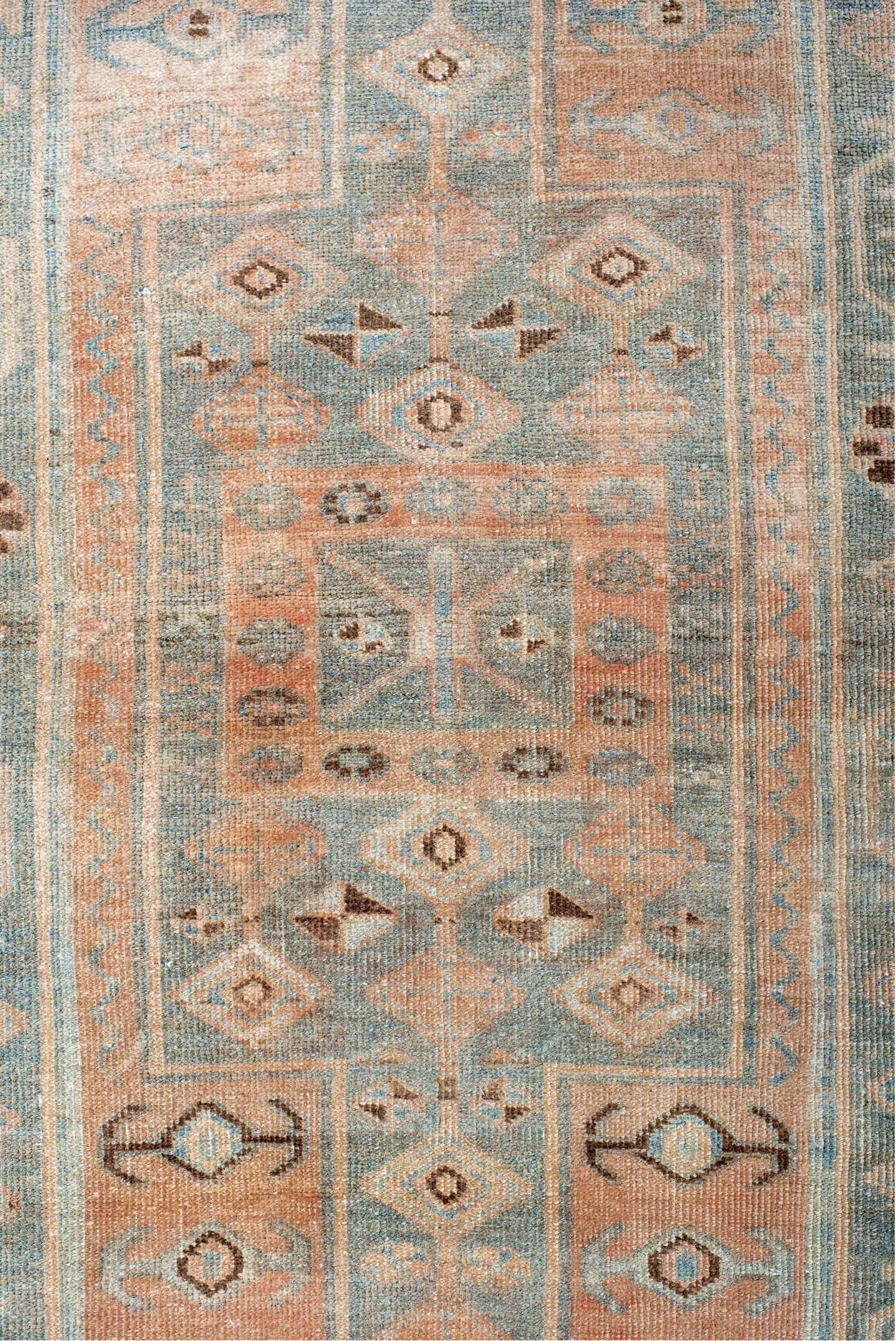 3' x 7' one-of-a-kind handmade vintage Bidjar rug. Color palette: antiquewhite, brown, dark gray, gray, light gray
