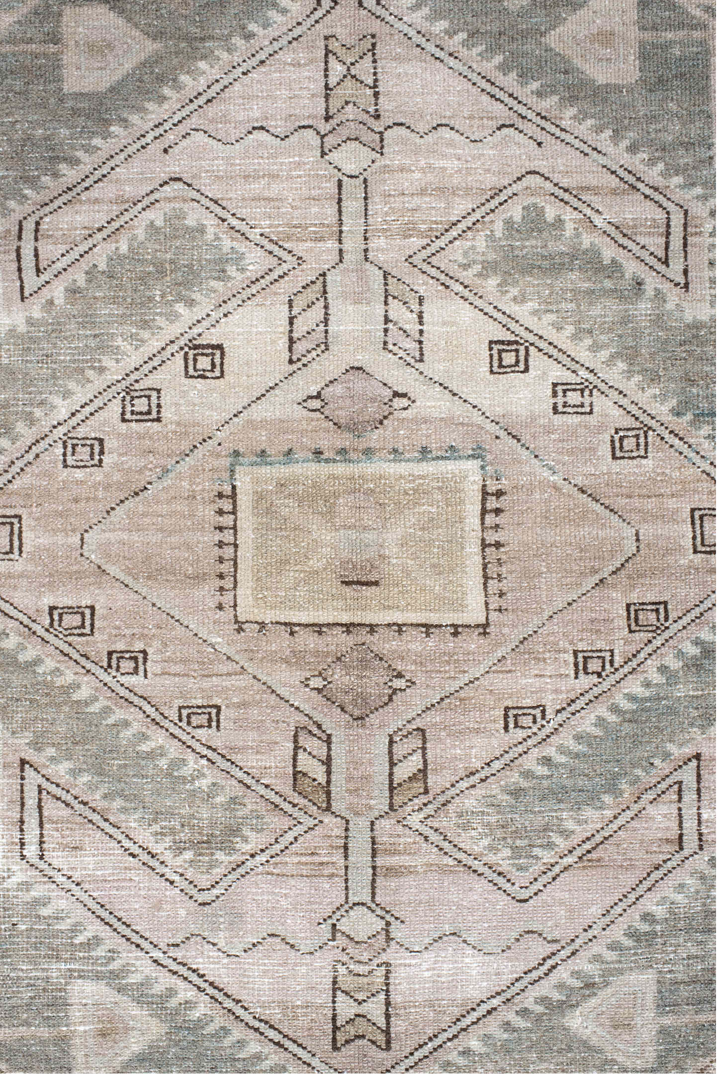 4' x 6' one-of-a-kind handmade vintage Malayer small size rug. Color palette: black, brown, charcoal, floral white