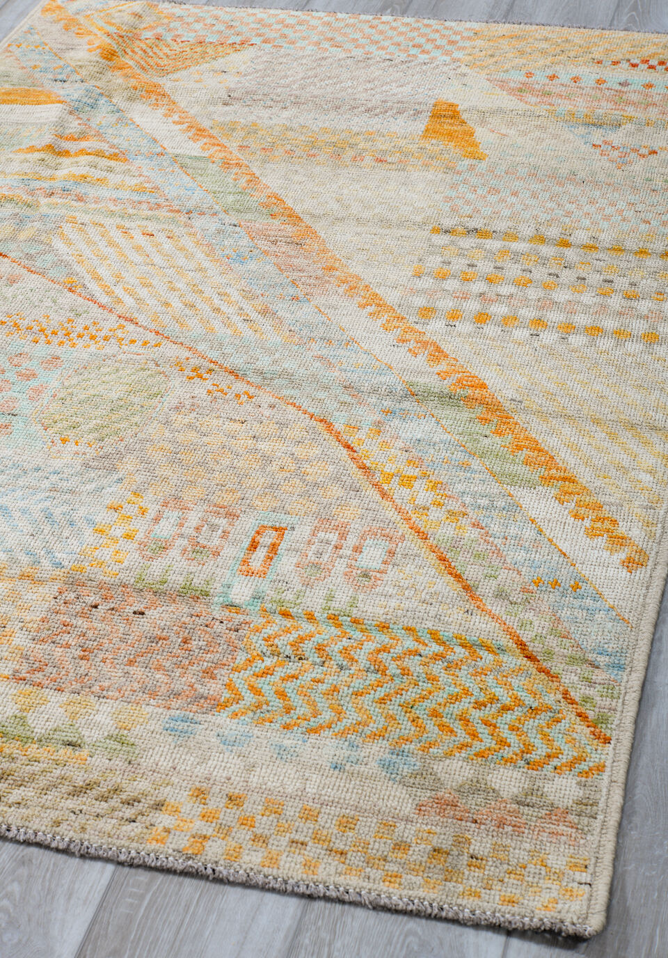 4' x 6' one-of-a-kind handmade vintage Tulu small size rug. Color palette: brown, burlywood, dark gray, gainsboro, gray