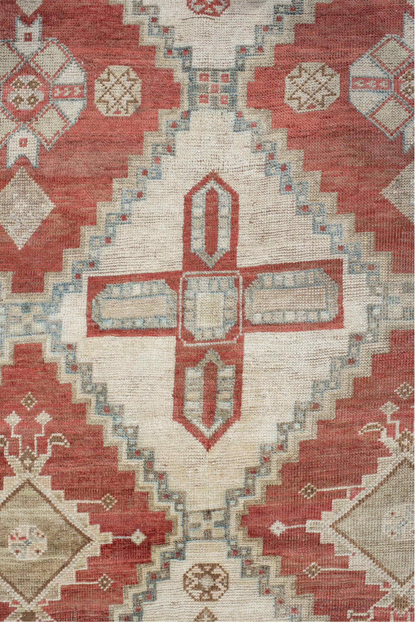 5' x 10' one-of-a-kind handmade vintage Shiraz medium size rug. Color palette: antiquewhite, brown, dark gray, dim gray