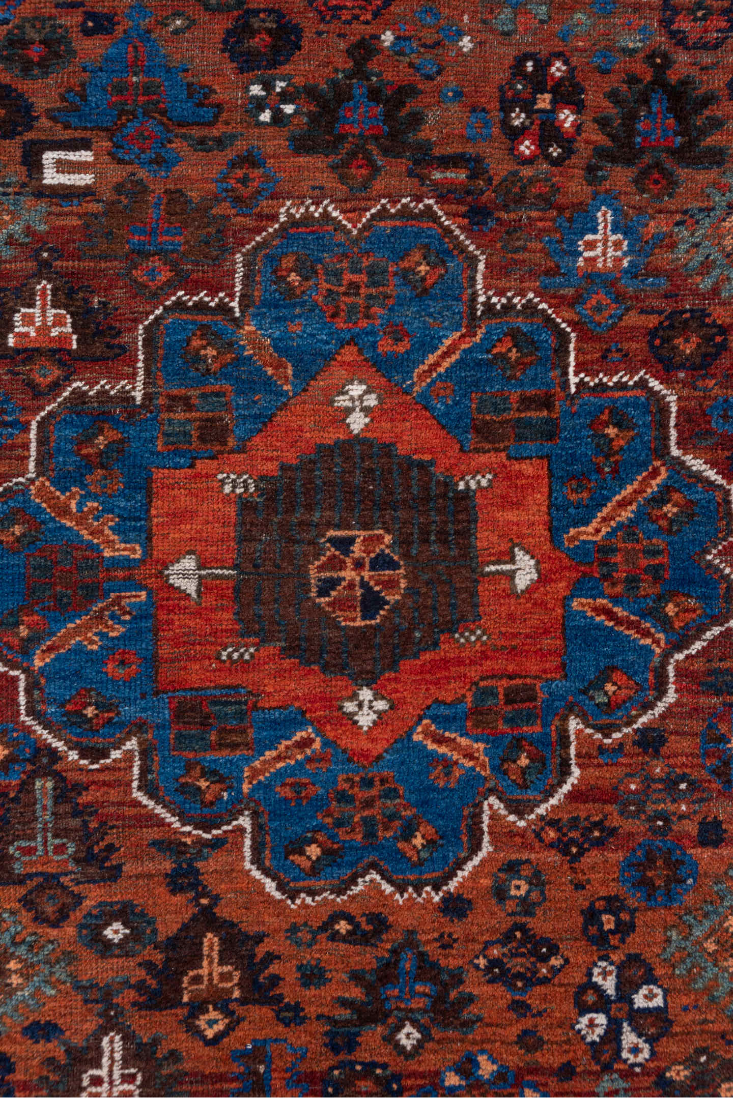 3' x 5' one-of-a-kind handmade vintage Shiraz small size rug. Color palette: blue, brown, dim gray, gray, light gray, pink