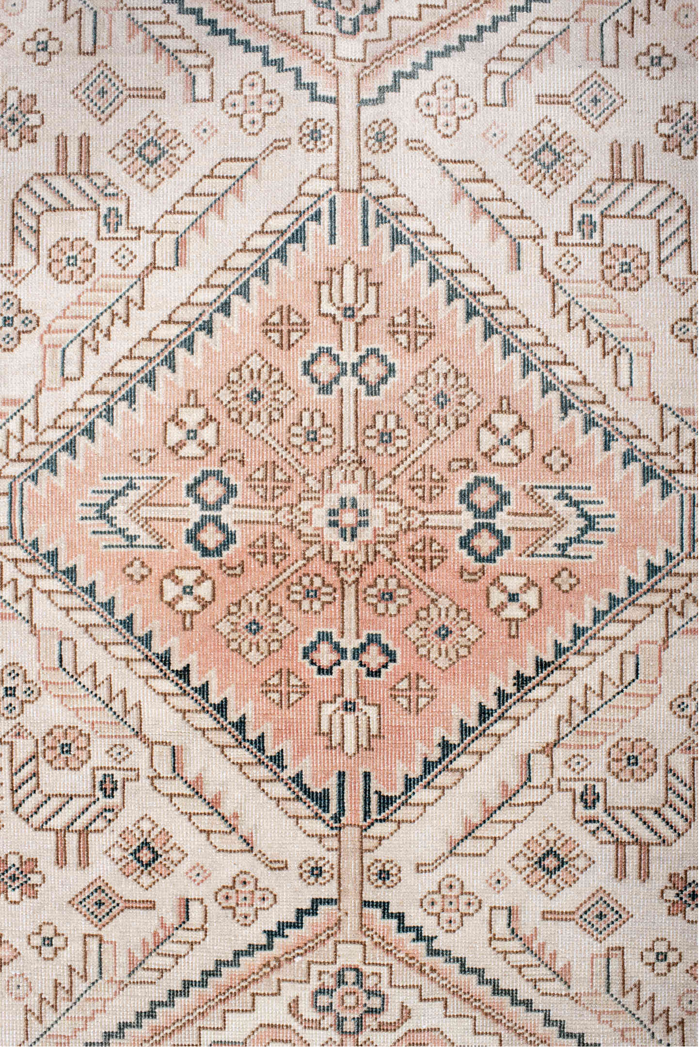 5' x 8' one-of-a-kind handmade vintage Sivas medium size rug. Color palette: dim gray, gray, light gray, linen, misty rose