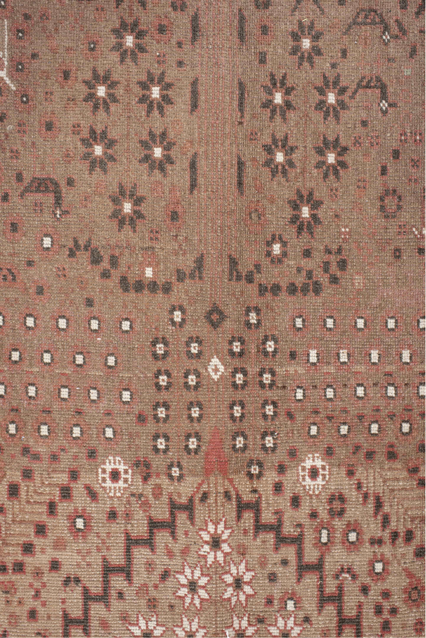 6' x 9' one-of-a-kind handmade vintage Sivas medium size rug. Color palette: brown, pink, off-white, gray, light gray