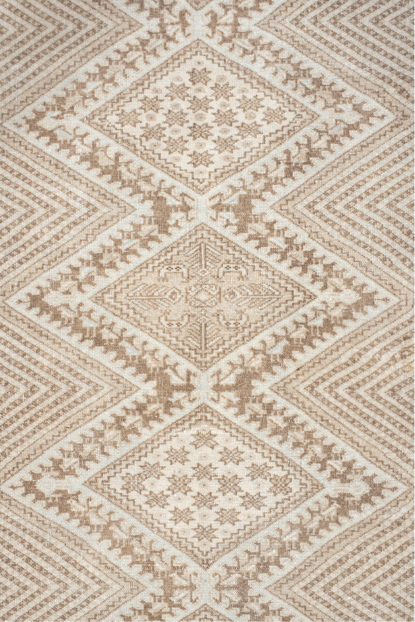 3' x 5' one-of-a-kind handmade vintage Shiraz small size rug. Color palette: antiquewhite, blanched almond, brown, gray