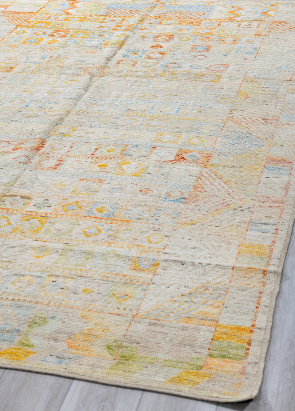 6' x 9' one-of-a-kind handmade vintage Tulu medium size rug. Color palette: brown, dark gray, gainsboro, gray, light gray