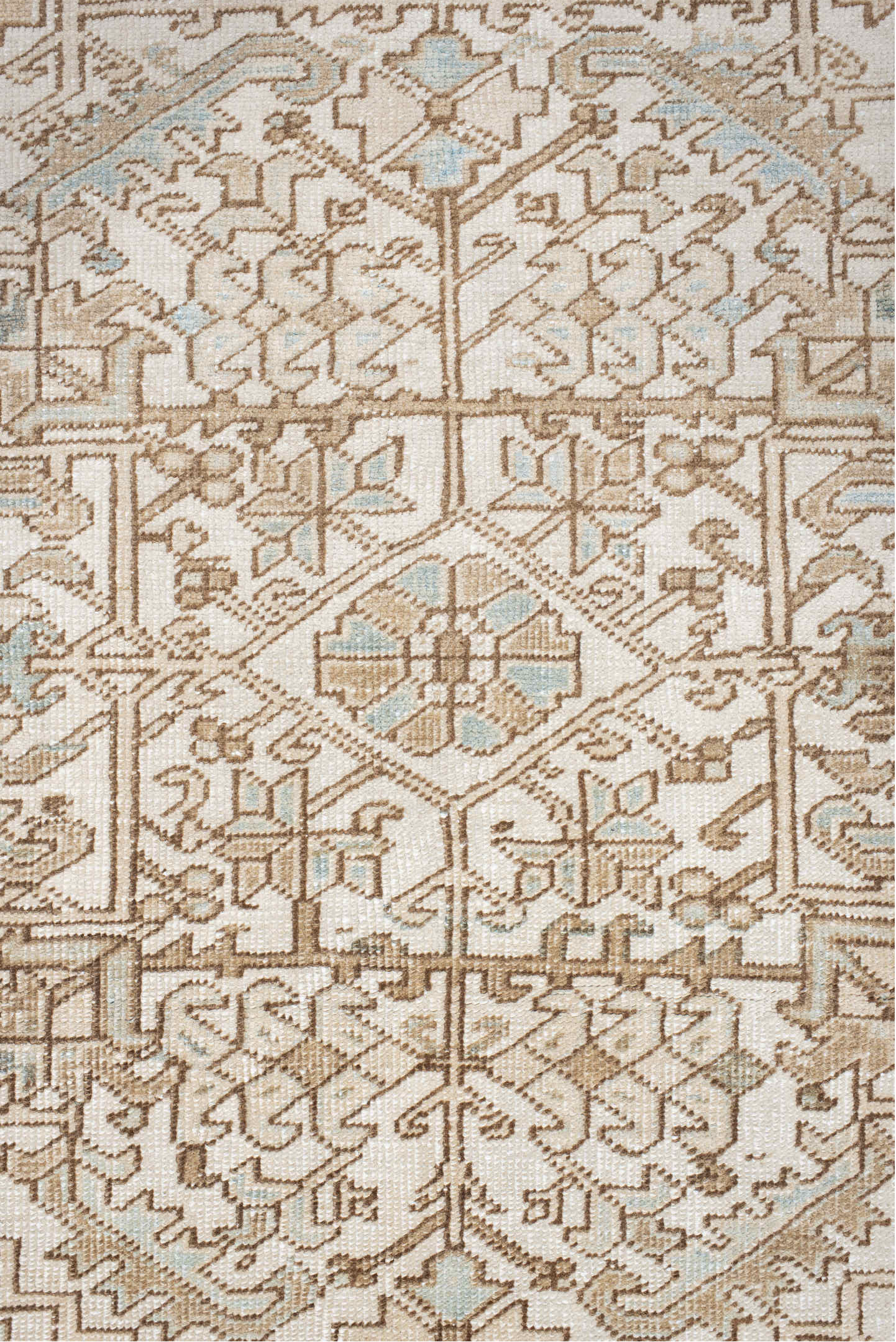 7' x 9' one-of-a-kind handmade vintage Heriz rug. Color palette: antiquewhite, dark gray, floral white, gainsboro