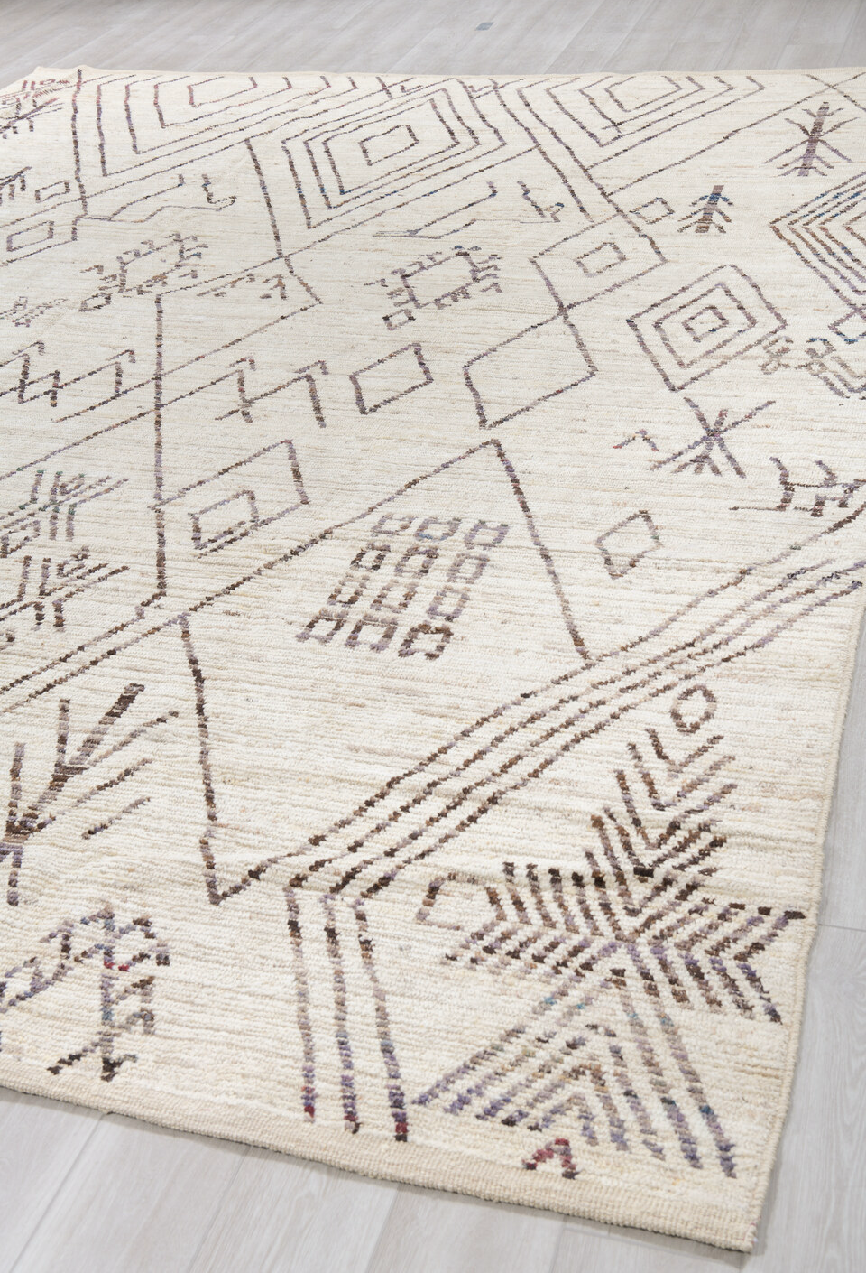 10' x 14' one-of-a-kind handmade vintage Tulu large size rug. Color palette: dark gray, gray, light gray, linen, off-white