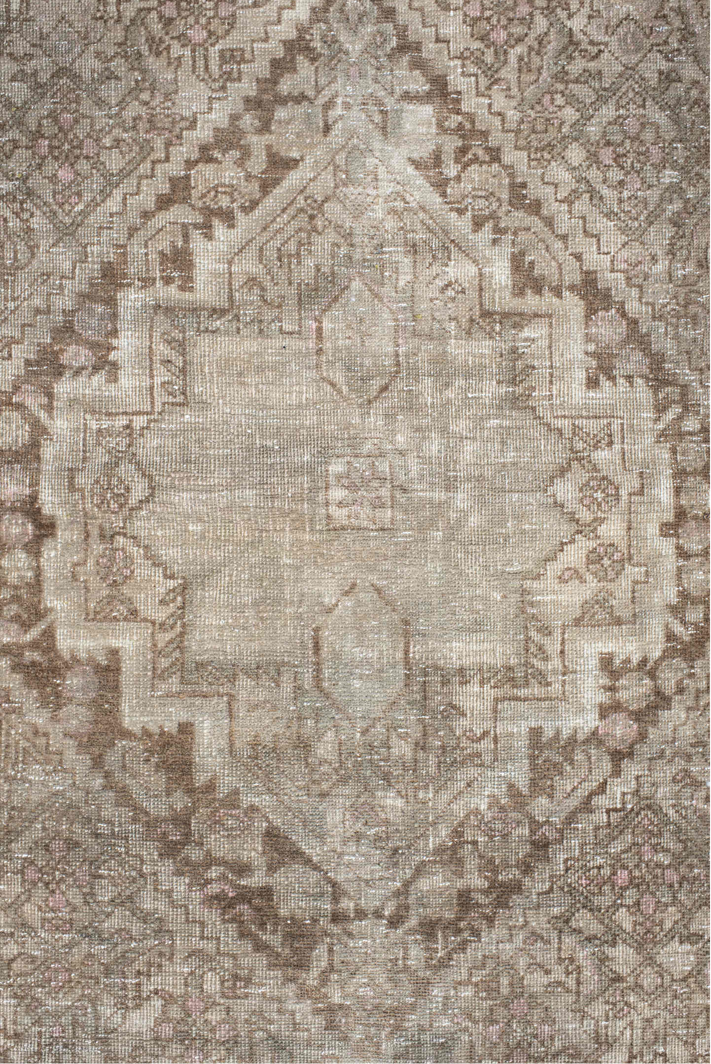 3' x 5' one-of-a-kind handmade vintage Sarouk small size rug. Color palette: brown, gray, light gray, linen, off-white