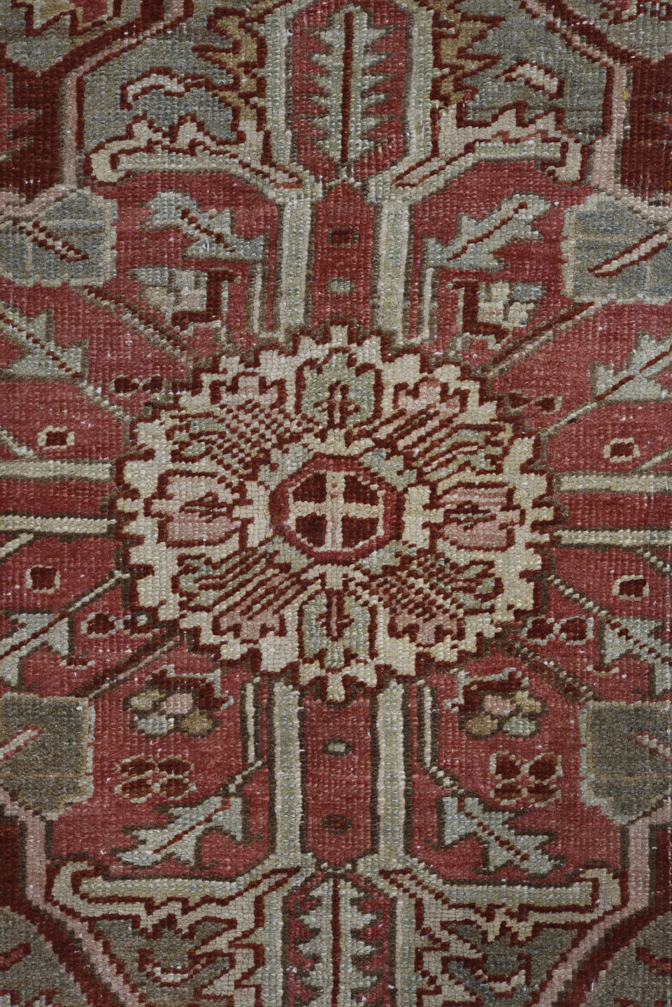 8' x 10' one-of-a-kind handmade vintage Heriz large size rug. Color palette: brown, dark gray, gray, light gray, off-white