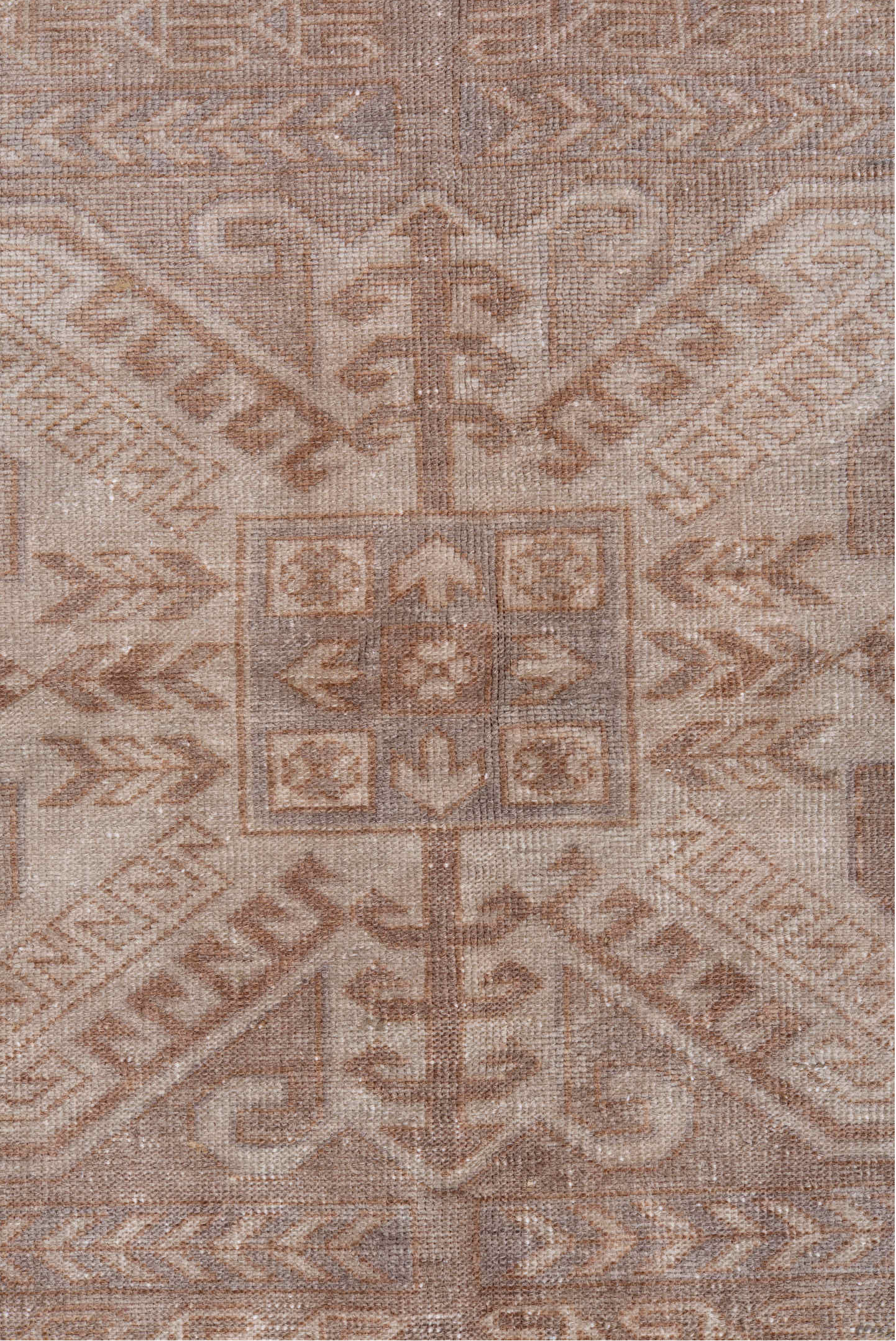 5' x 7' one-of-a-kind handmade vintage Sivas rug. Color palette: gray, light gray, off-white, pink