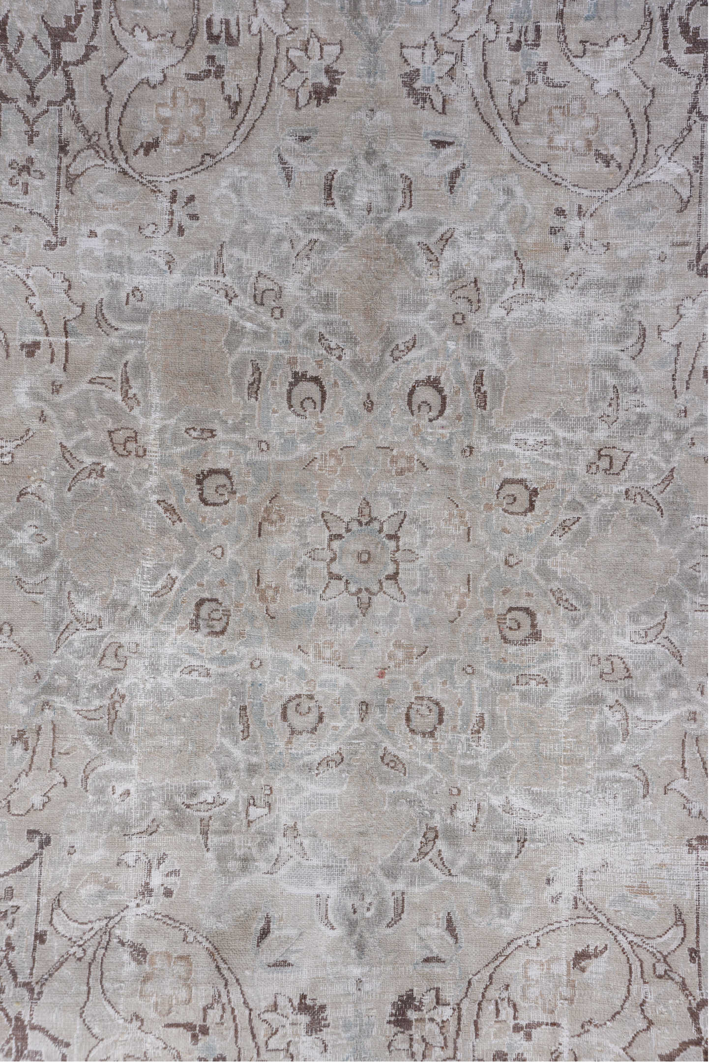15' x 25' one-of-a-kind handmade vintage Sivas oversize rug. Color palette: gainsboro, ghost white, gray, lavender blush