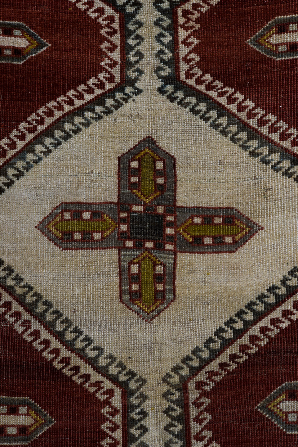 7' x 10' one-of-a-kind handmade vintage Yalameh large size rug. Color palette: brown, gray, light gray, off-white, pink, red