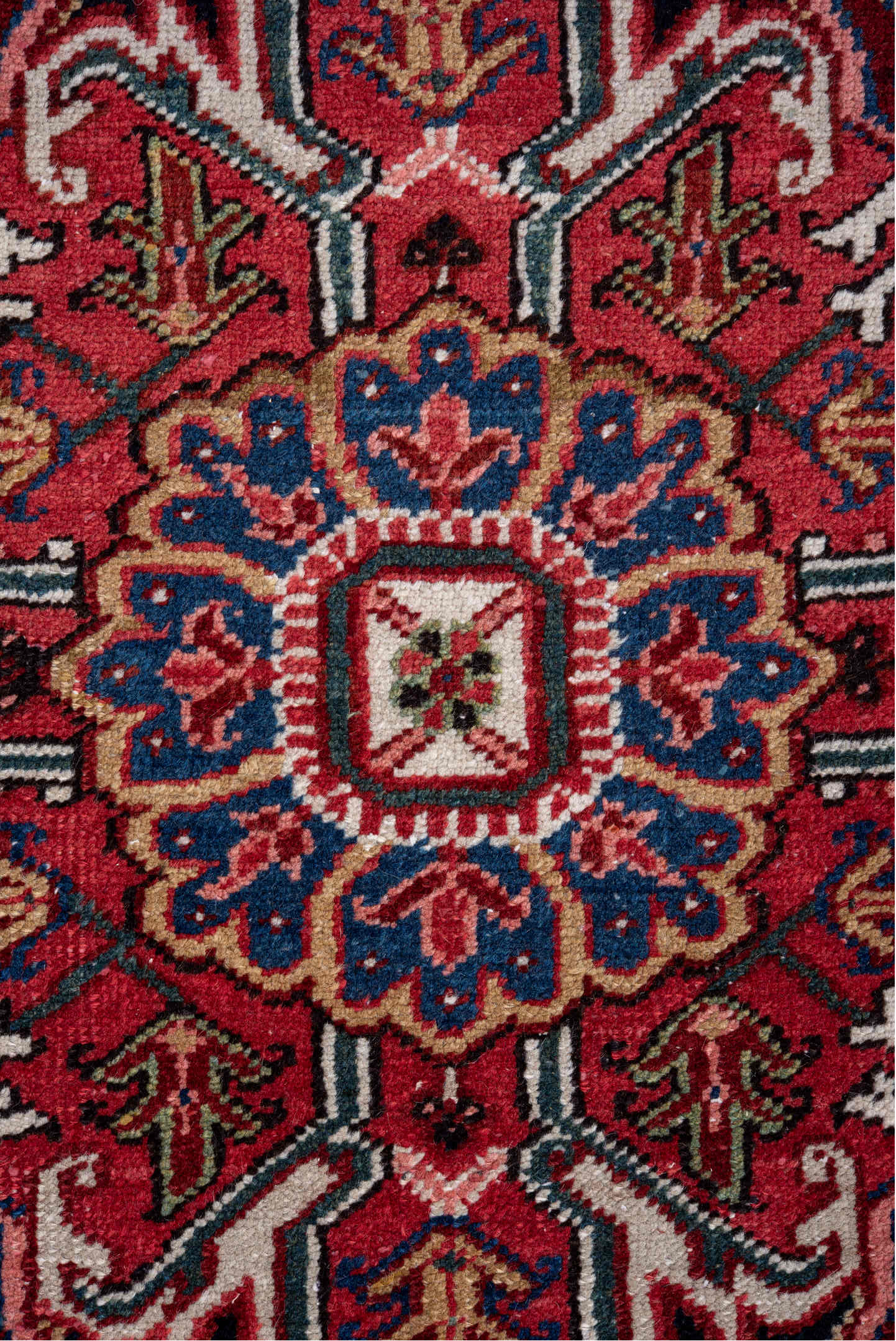 7' x 11' one-of-a-kind handmade vintage Heriz large size rug. Color palette: blue, brown, gainsboro, gray, light gray, linen