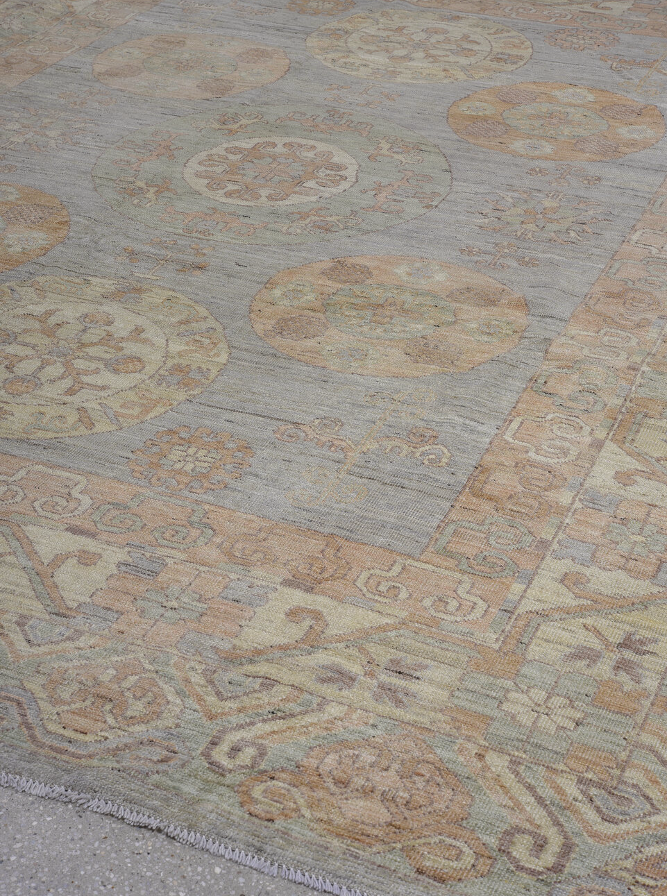 9' x 11' one-of-a-kind handmade vintage Oushak large size rug. Color palette: brown, gainsboro, gray, light gray, off-white