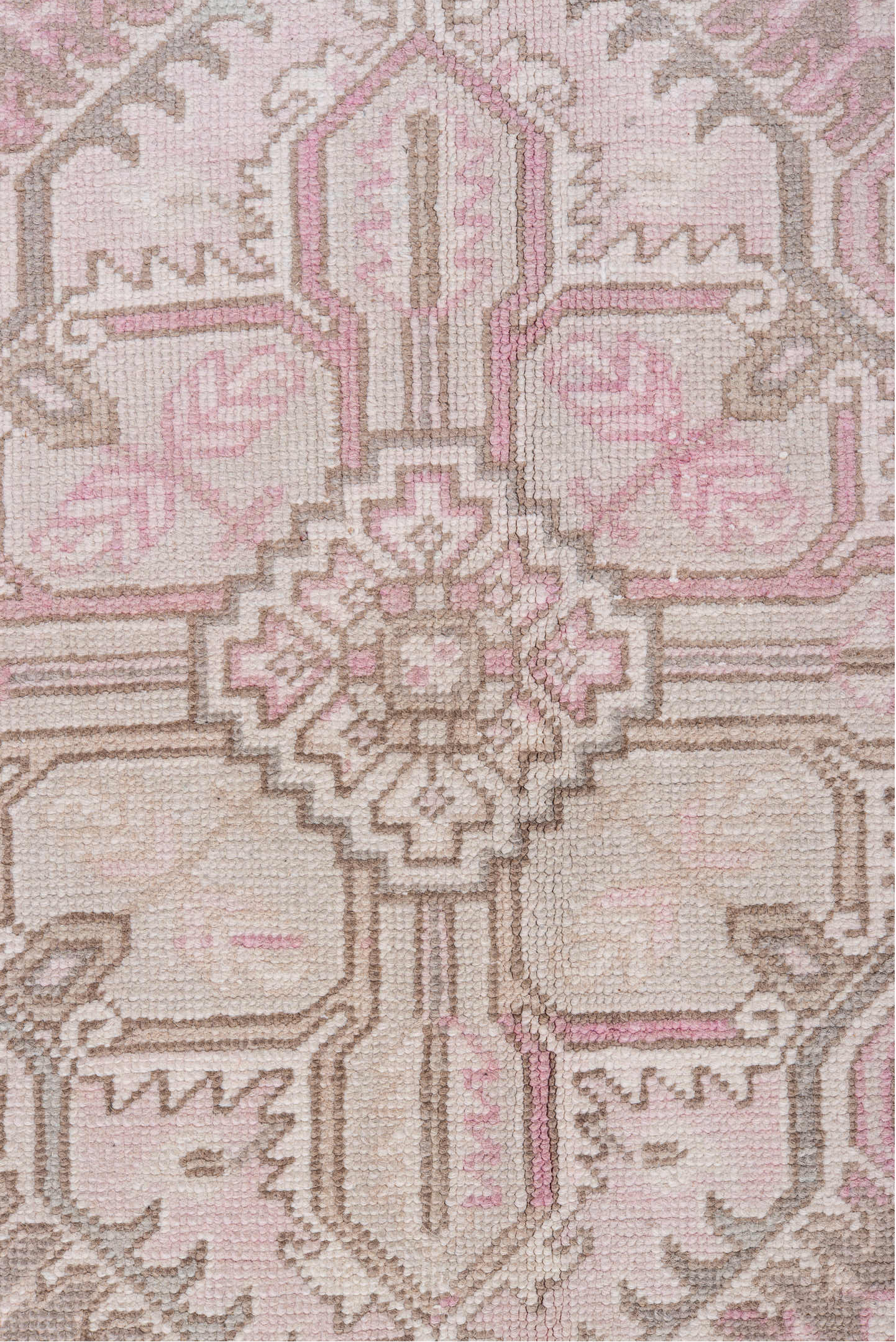 6' x 9' one-of-a-kind handmade vintage Heriz medium size rug. Color palette: brown, gainsboro, gray, light gray, off-white