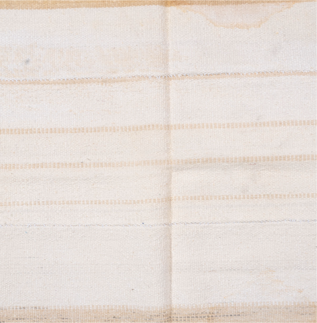 4' x 6' one-of-a-kind handmade vintage Flatweave small size rug. Color palette: antiquewhite, brown, floral white, gainsboro