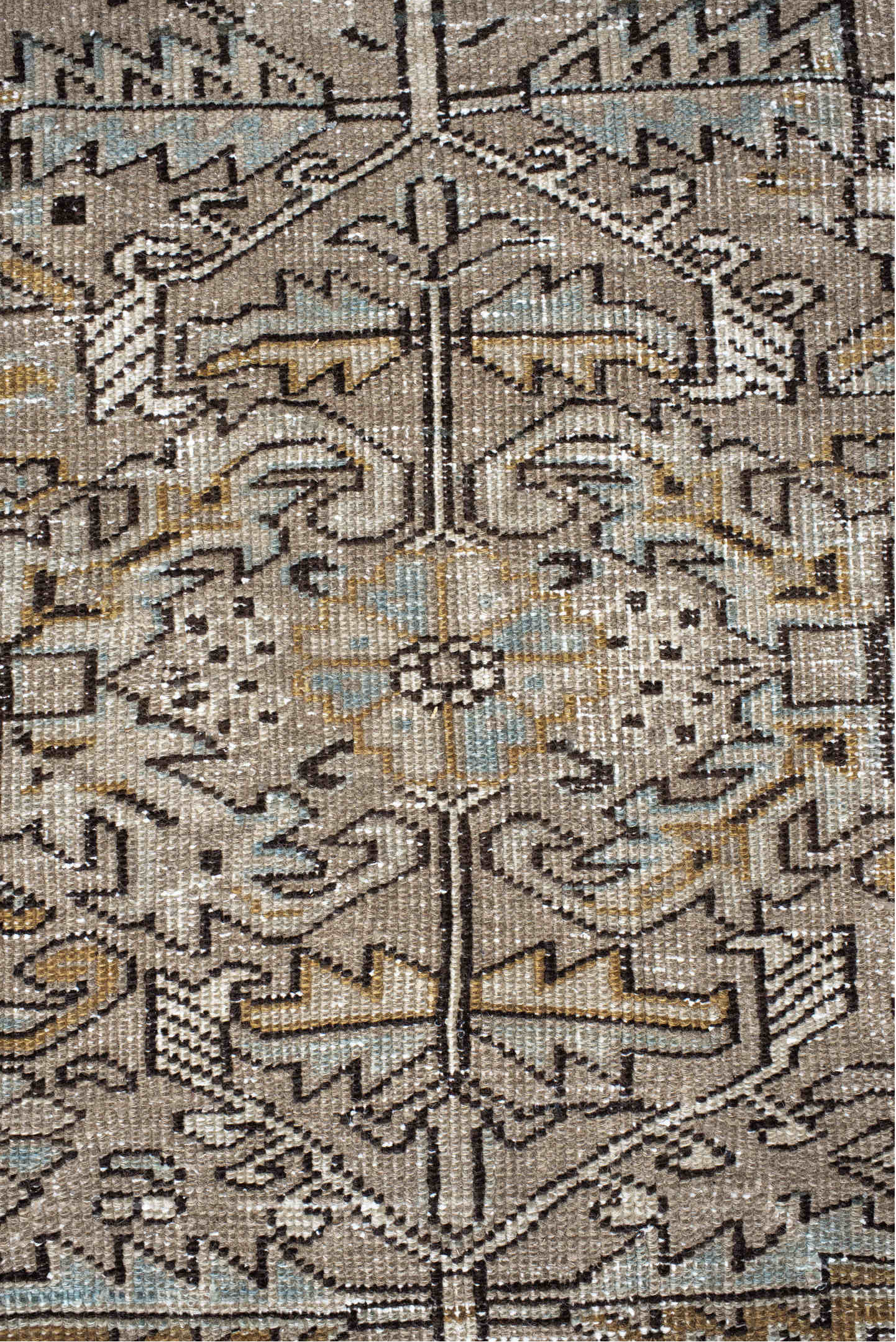 7' x 10' one-of-a-kind handmade vintage Heriz large size rug. Color palette: black, blue, dim gray, gainsboro, gray