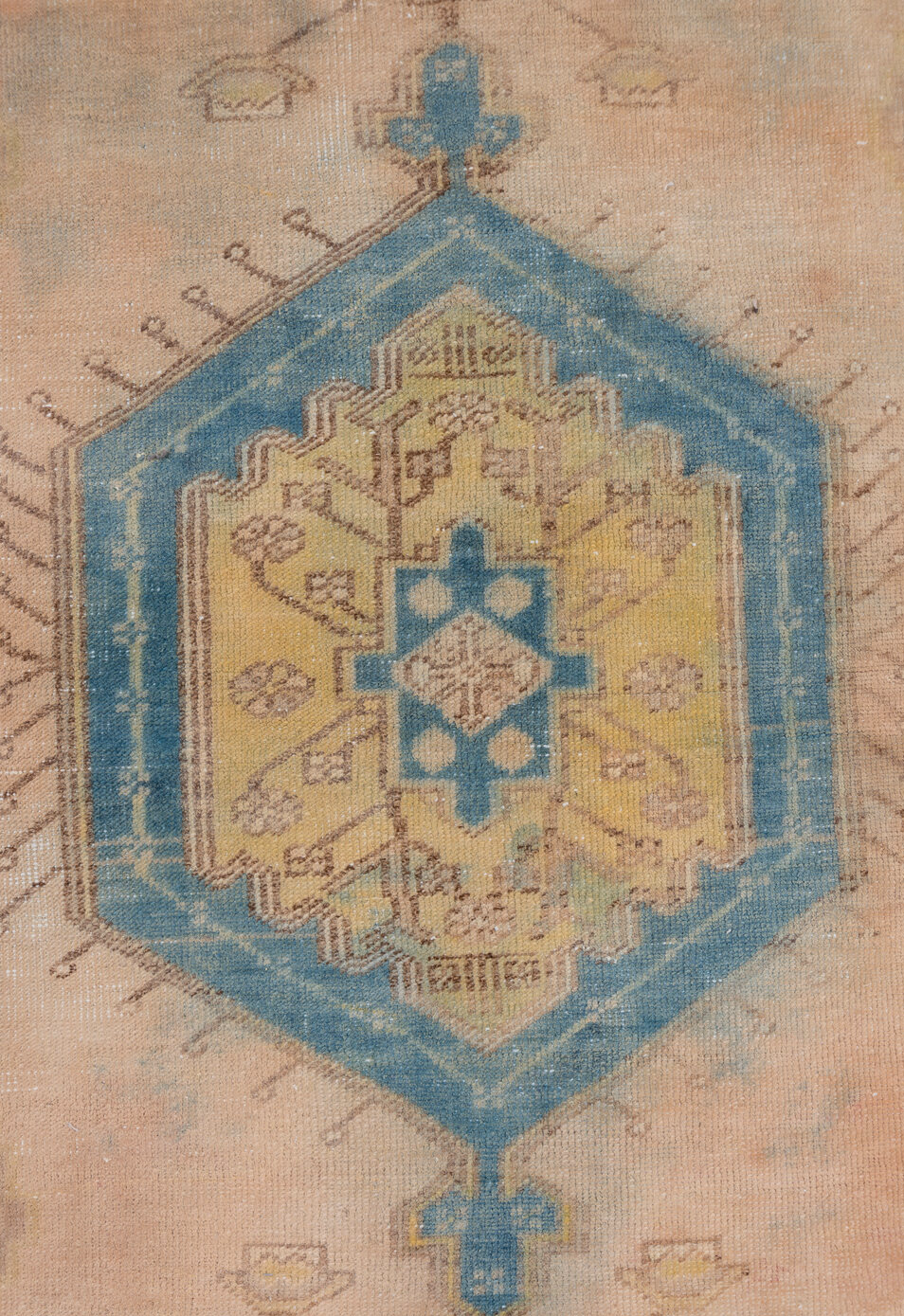 3' x 6' one-of-a-kind handmade vintage Sarab small size rug. Color palette: brown, gray, light gray, off-white, orange, pink