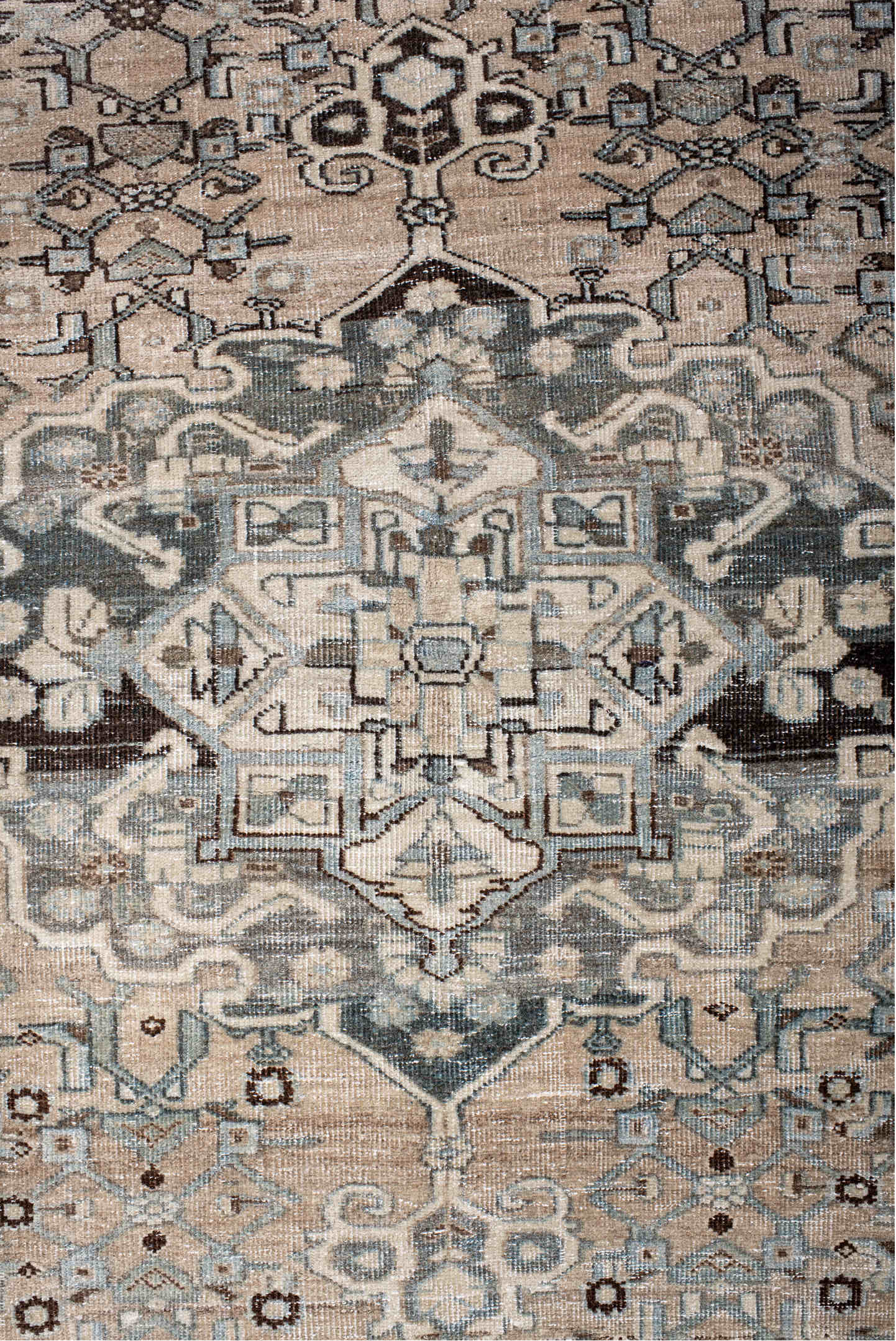 4' x 6' one-of-a-kind handmade vintage Bidjar small size rug. Color palette: black, dim gray, gray, light gray, linen