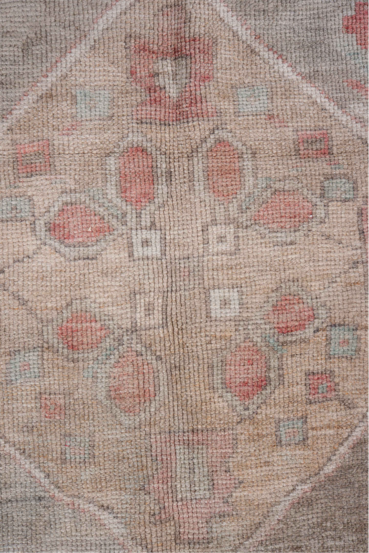 5' x 9' one-of-a-kind handmade vintage Oushak medium size rug. Color palette: brown, dim gray, gray, lavender, light blue