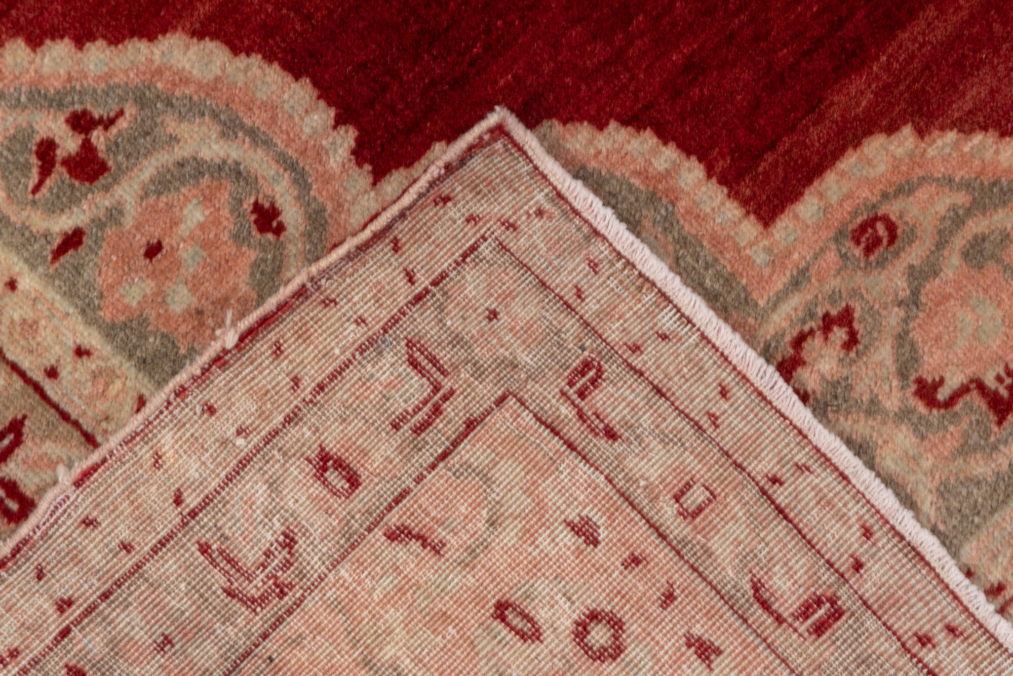 4' x 6' one-of-a-kind handmade vintage Sivas small size rug. Color palette: brown, gray, light gray, pink, red