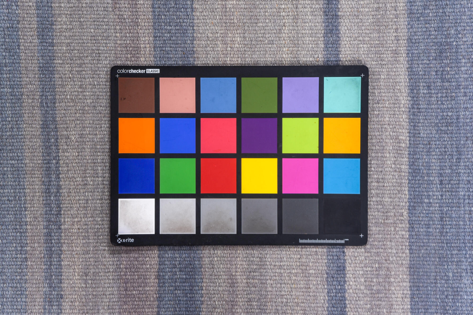 5' x 7' one-of-a-kind handmade vintage Kilim rug. Color palette: dark gray, gainsboro, gray, light blue, light gray