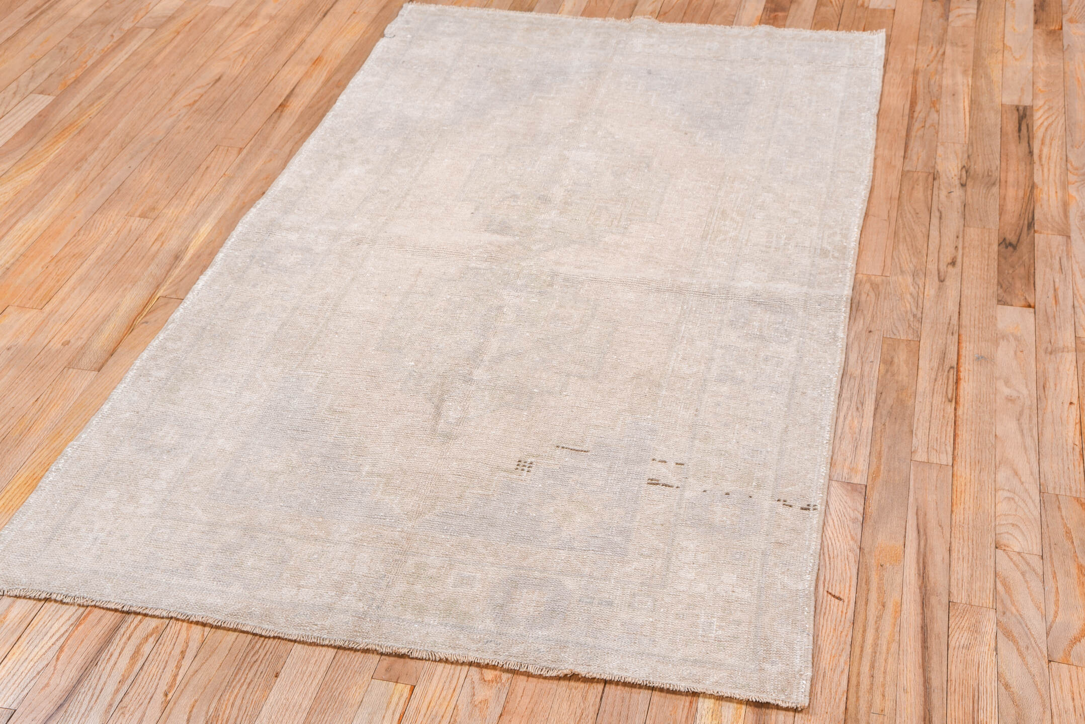 3' x 6' one-of-a-kind handmade vintage Oushak small size rug. Color palette: off-white, light gray, gray, pink, brown, white