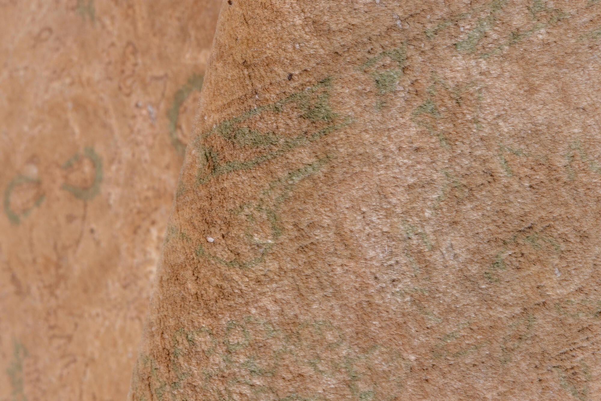 4' x 6' one-of-a-kind handmade vintage Kashan small size rug. Color palette: brown, gray, light gray, off-white