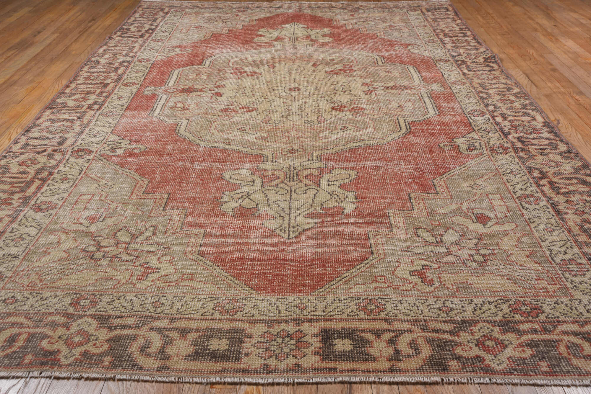 7' x 10' one-of-a-kind handmade vintage Oushak large size rug. Color palette: brown, gray, light gray, off-white, pink, red