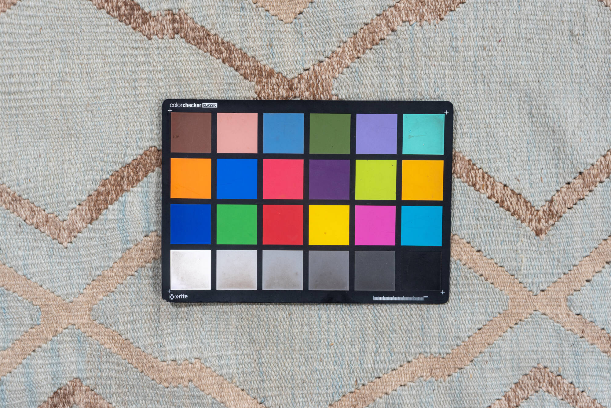 14' x 18' one-of-a-kind handmade vintage Kilim oversize rug. Color palette: dark gray, gray, light gray, off-white, silver