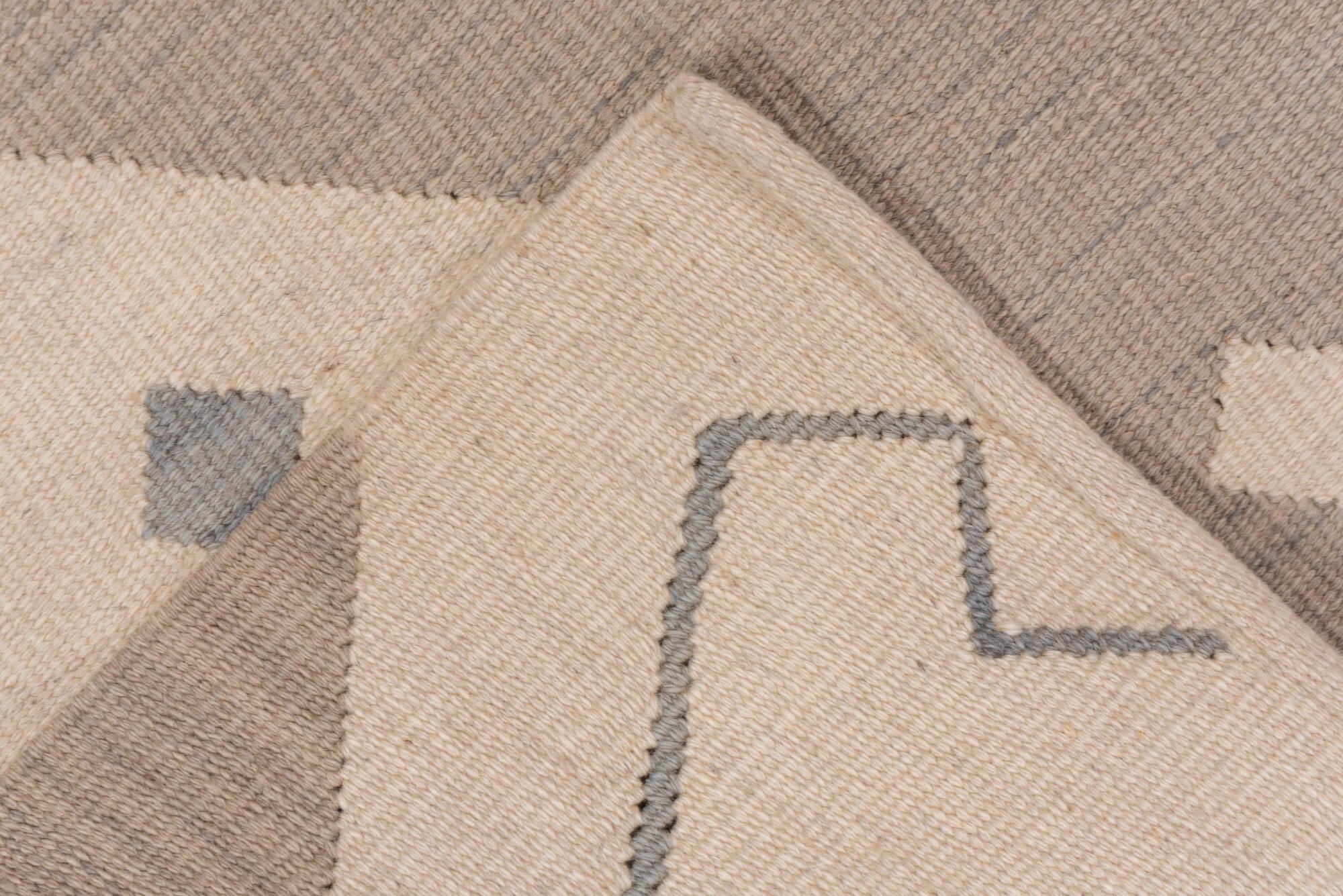 3' x 5' one-of-a-kind handmade vintage Kilim small size rug. Color palette: brown, dim gray, gainsboro, gray, light gray