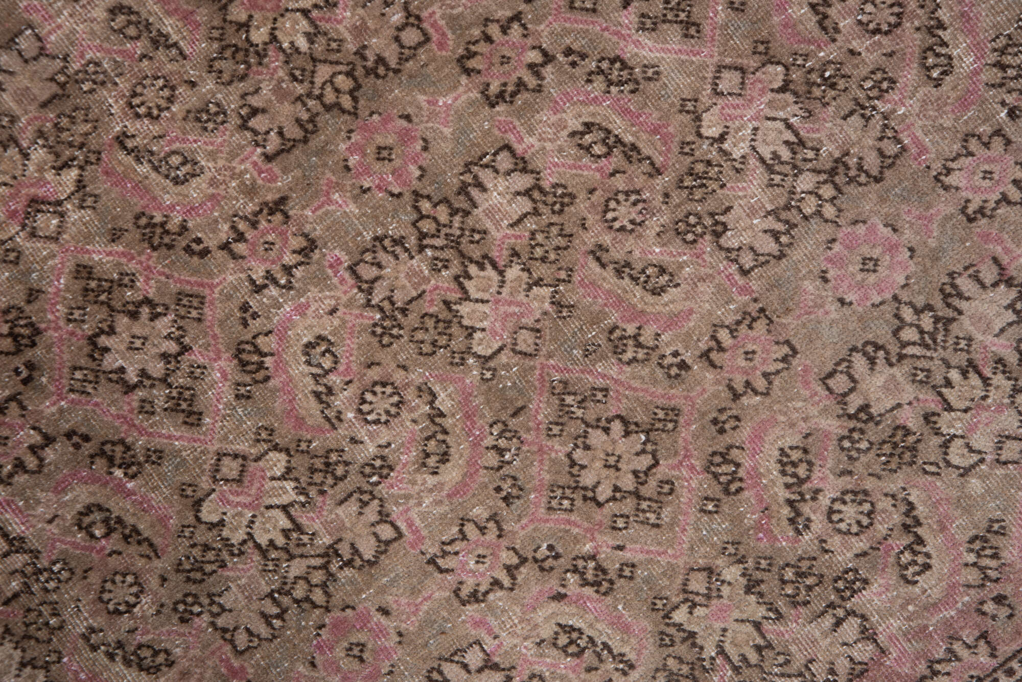 7' x 10' one-of-a-kind handmade vintage Sivas large size rug. Color palette: brown, gray, pink