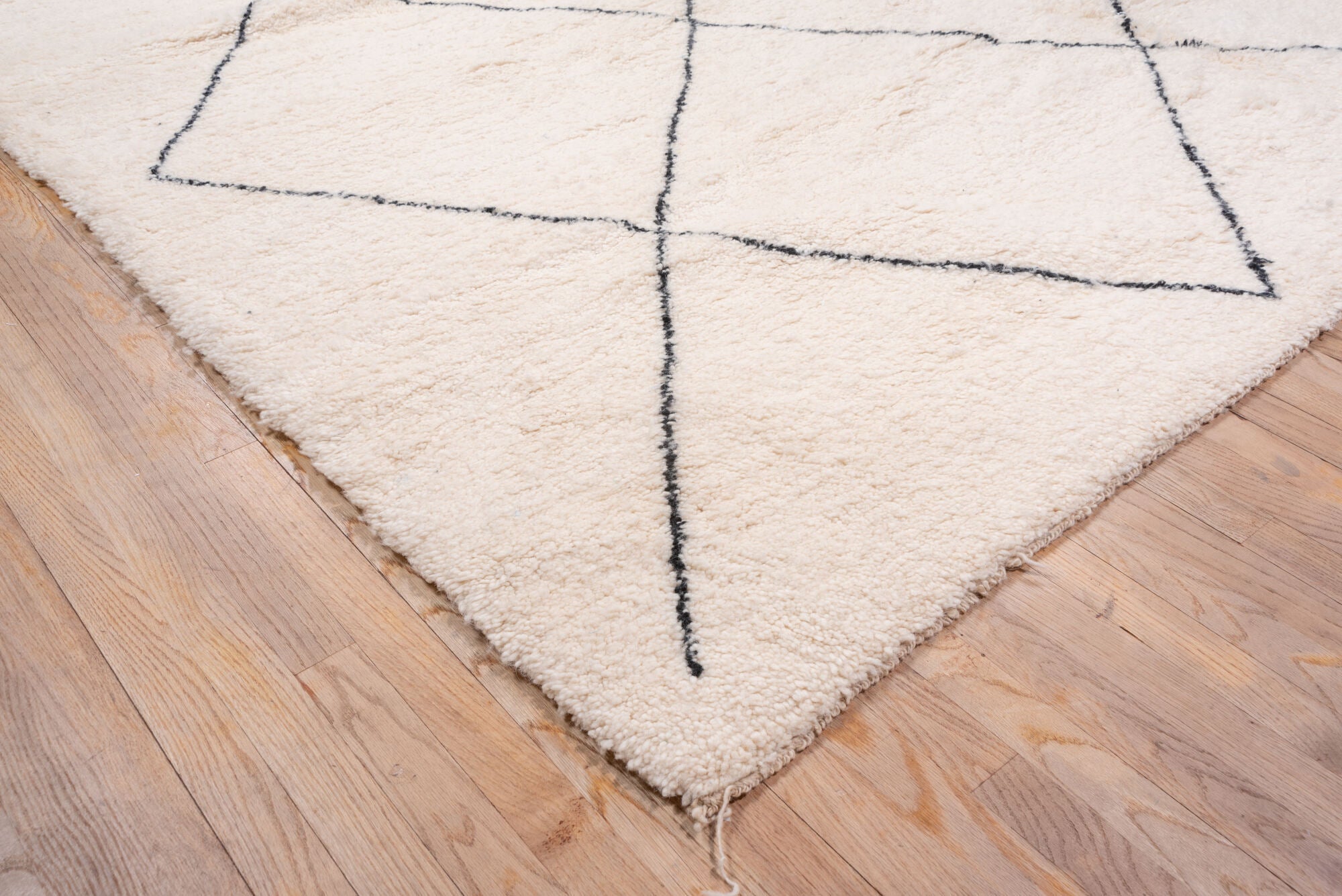 10' x 13' one-of-a-kind handmade vintage Moroccan large size rug. Color palette: antiquewhite, black, dark gray, dim gray