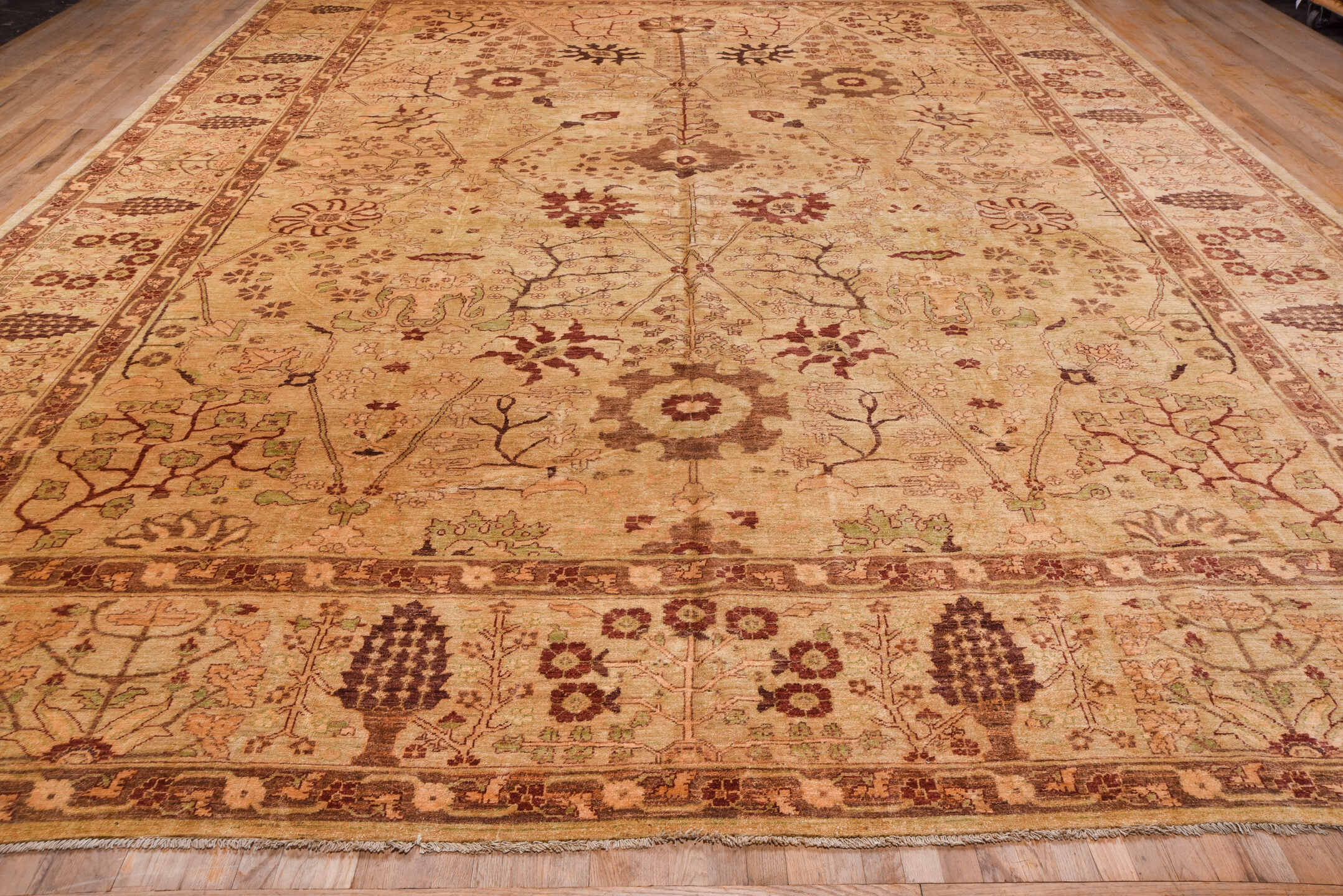 13' x 17' one-of-a-kind handmade vintage Sultanabad oversize rug. Color palette: brown, pink, red, yellow, orange, off-white