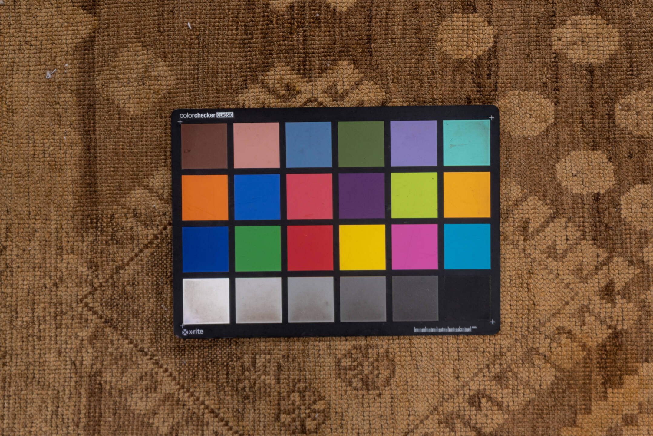 3' x 5' one-of-a-kind handmade vintage Shiraz small size rug. Color palette: brown, gray, light gray, off-white