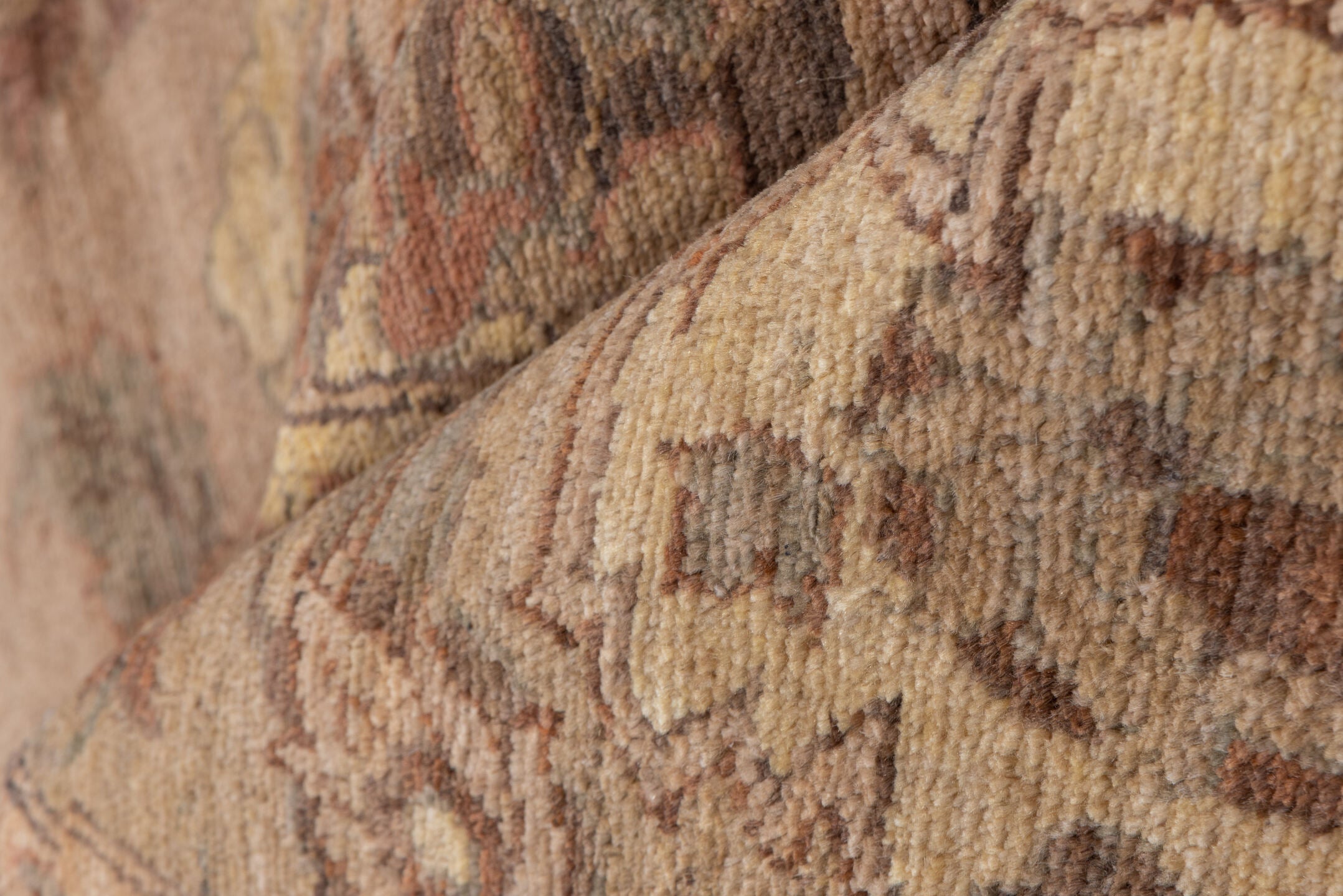 9' x 13' one-of-a-kind handmade vintage Sultanabad large size rug. Color palette: brown, orange, pink