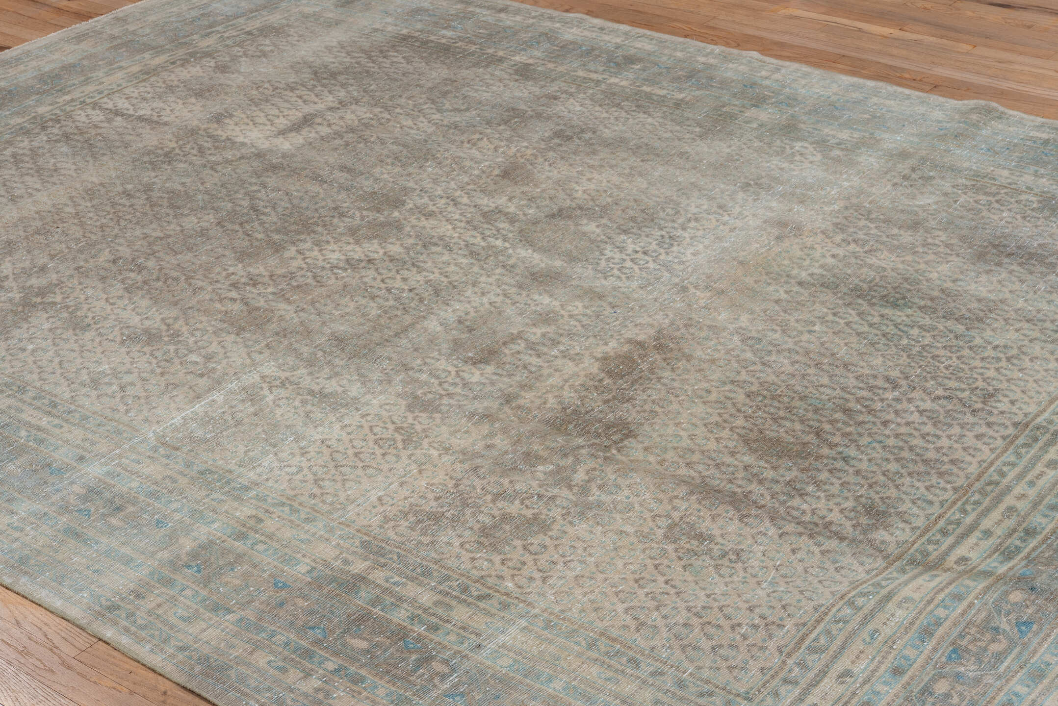 7' x 10' one-of-a-kind handmade vintage Malayer large size rug. Color palette: gray, light gray, off-white, brown, silver