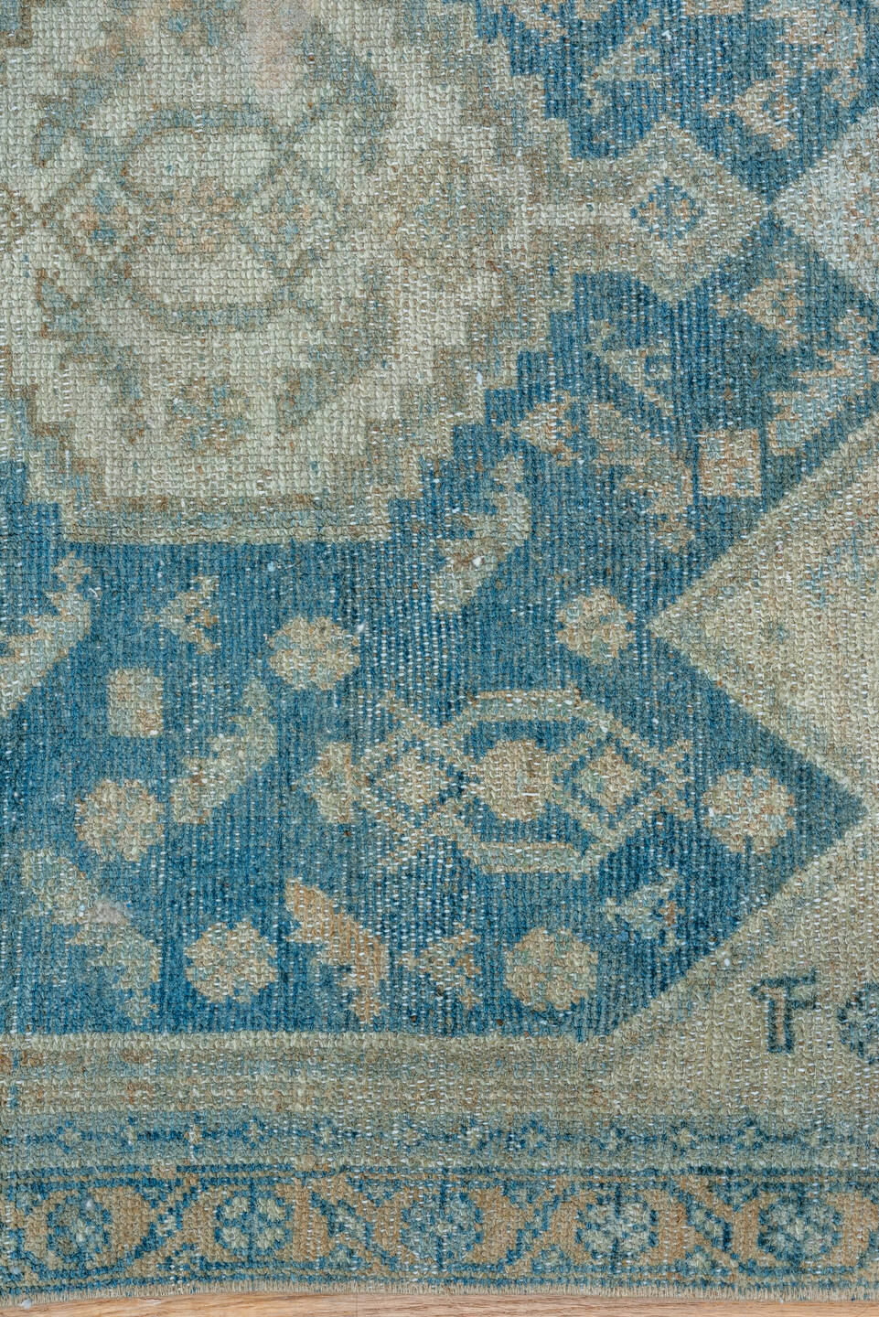 3' x 5' one-of-a-kind handmade vintage Malayer small size rug. Color palette: light gray, gray, off-white, blue, arapawa