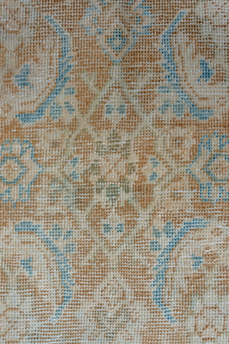 8' x 10' one-of-a-kind handmade vintage Mahal large size rug. Color palette: off-white, gray, brown, light gray, light blue