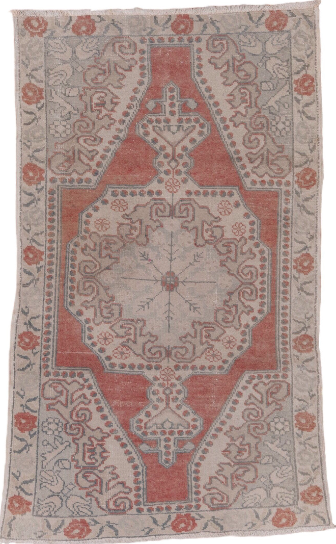 4' x 7' one-of-a-kind handmade vintage Oushak rug. Color palette: pink, gray, light gray, off-white, dim gray, gainsboro