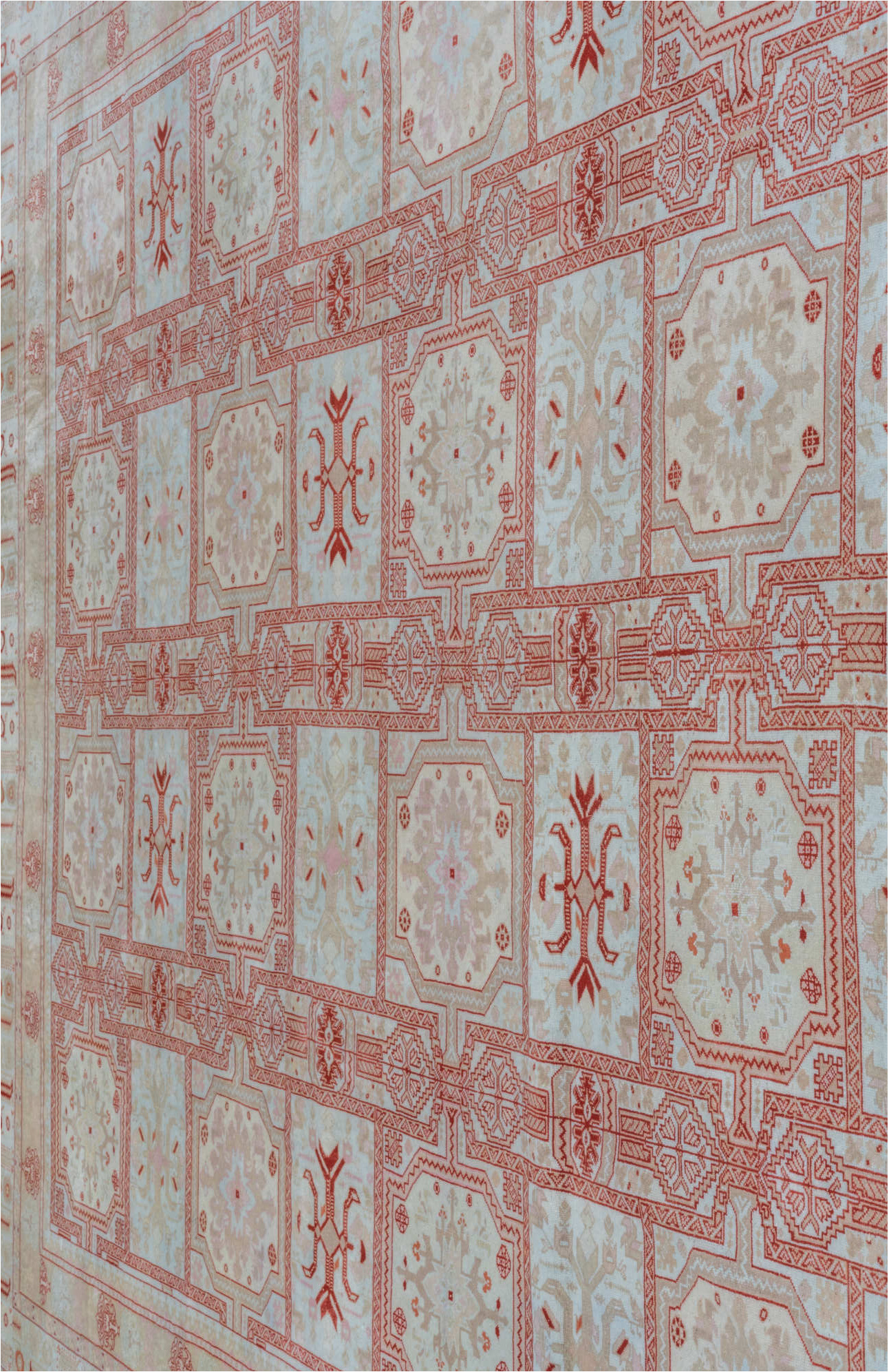 9' x 15' one-of-a-kind handmade vintage Sivas rug. Color palette: brown, gainsboro, gray, light gray, off-white, pink, red