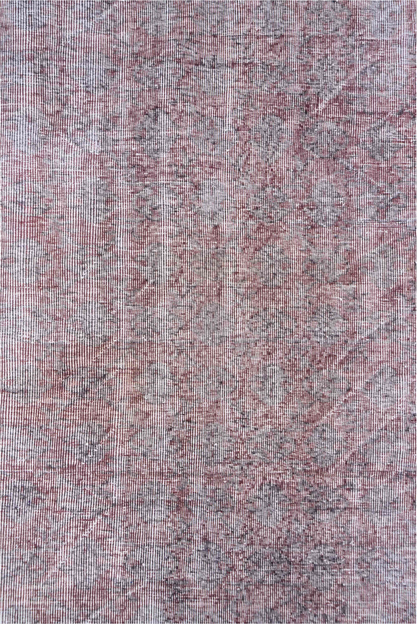 5' x 9' one-of-a-kind handmade vintage Sparta medium size rug. Color palette: gainsboro, gray, light gray, off-white, pink
