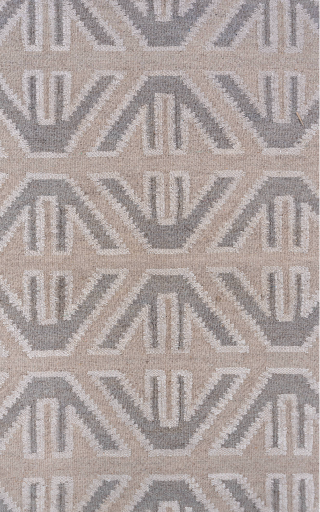 4' x 6' one-of-a-kind handmade vintage Kilim small size rug. Color palette: gainsboro, gray, light gray, off-white, pink